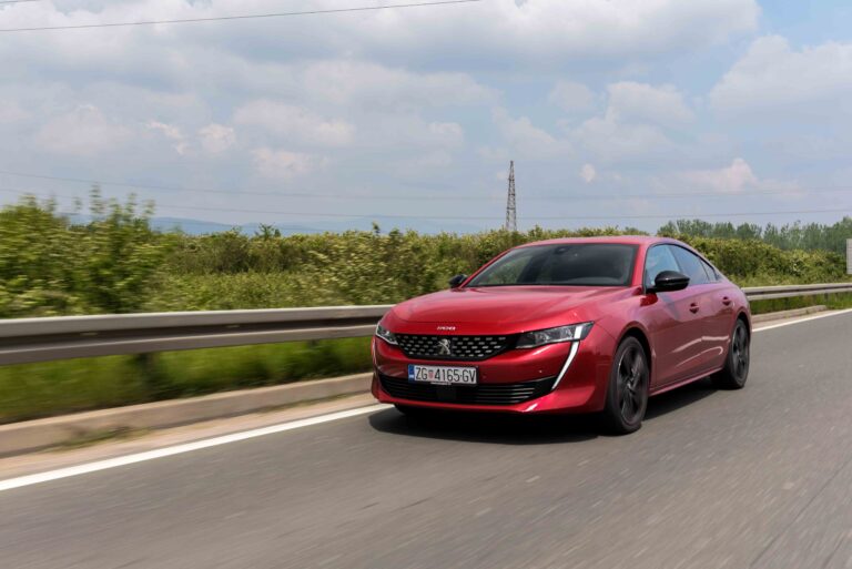 Peugeot 508 jako výrazný konkurent luxusních vozů z vyšší střední třídy