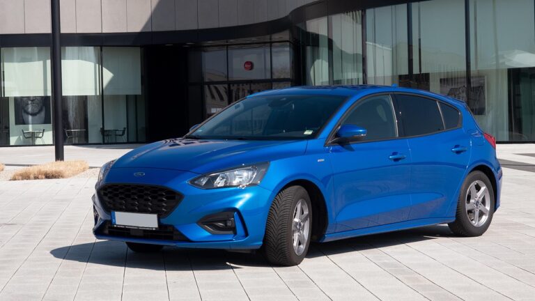 Skladové vozy Ford: jak ušetřit desítky tisíc bez čekání na výrobu