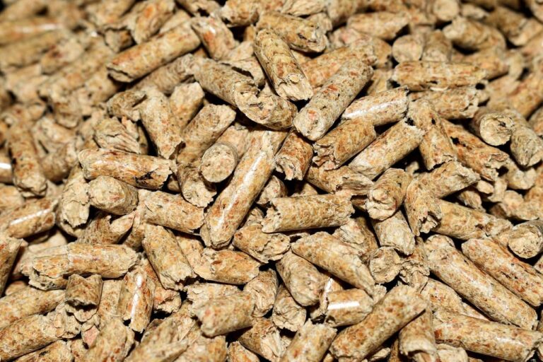 Je vyšší cena pelet zárukou lepšího topení?